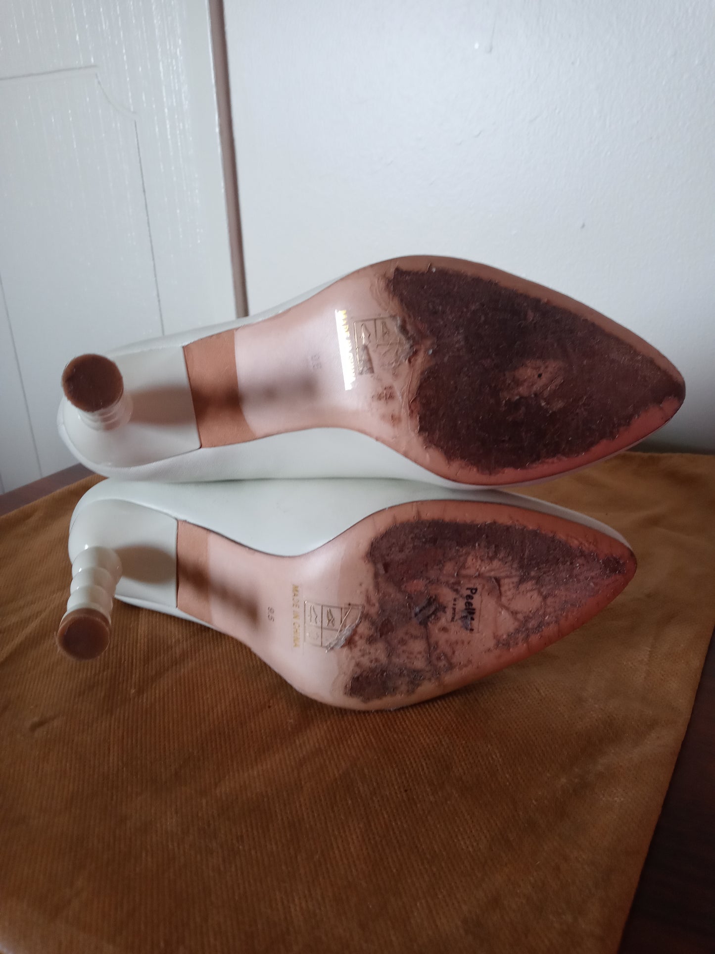 Women's Shoe Size 9.5