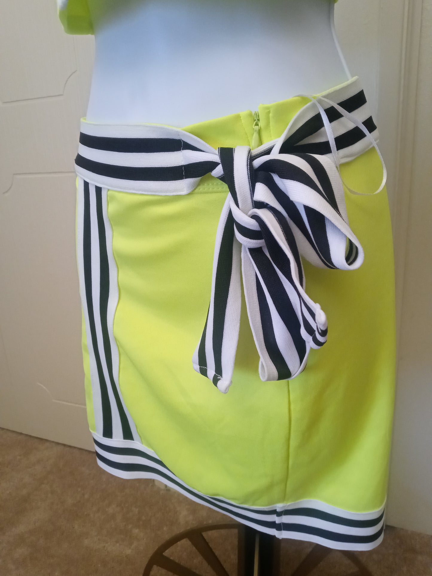 Fashion Nova No Apologizes Women's 2pc Neon Set