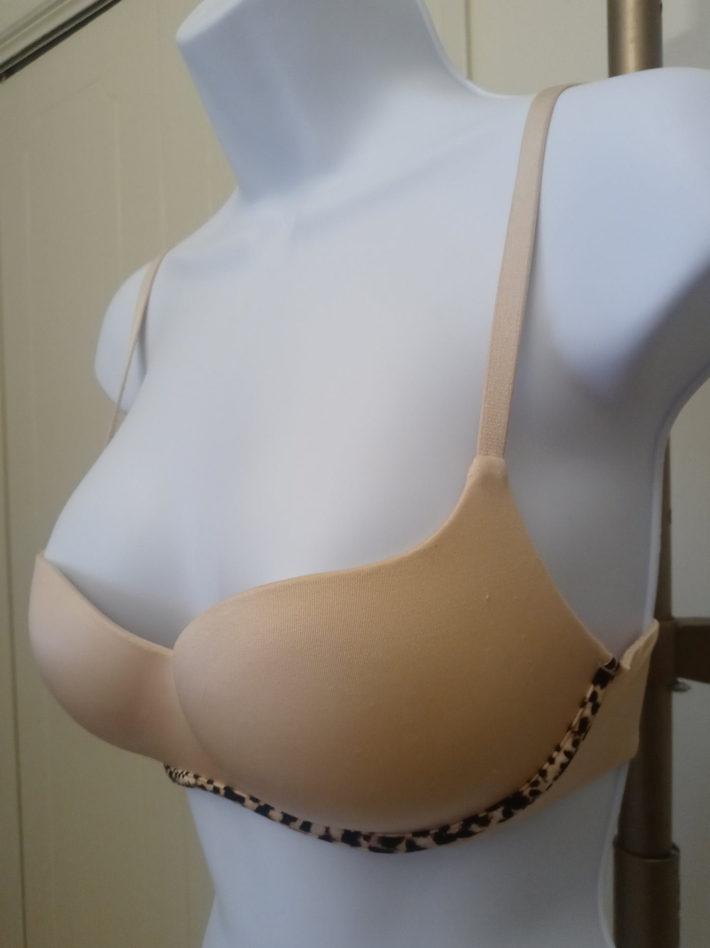 Victoria Secret Women's Bra 32c