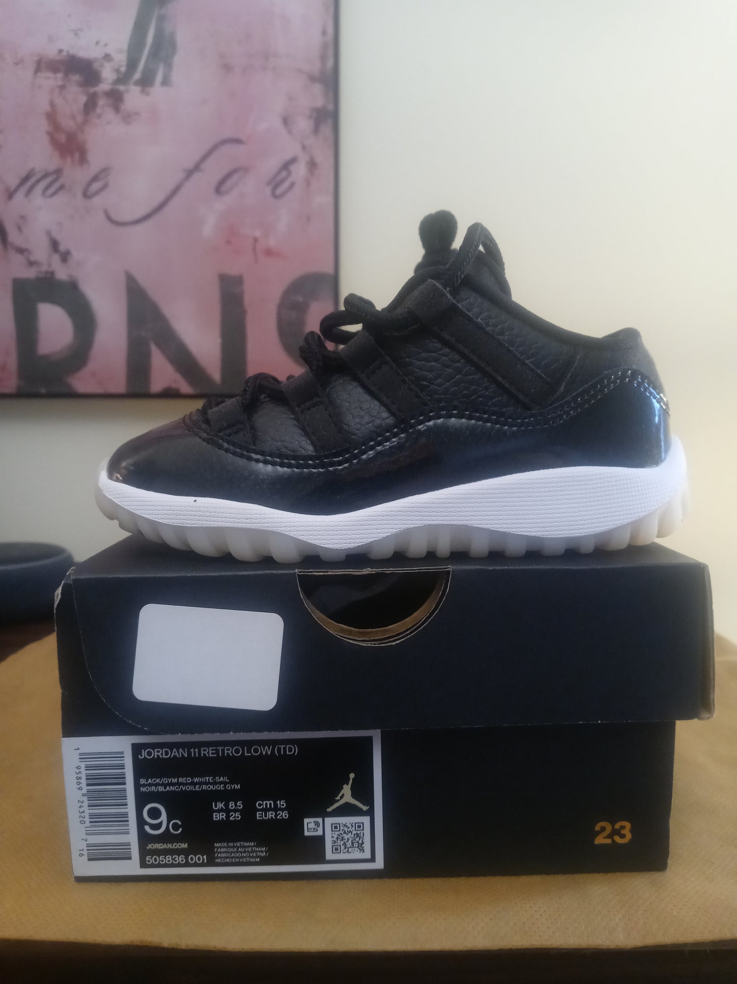 Air Jordan Retro XI Low TD 72-10 Black White Toddler Size 9c 505836-001