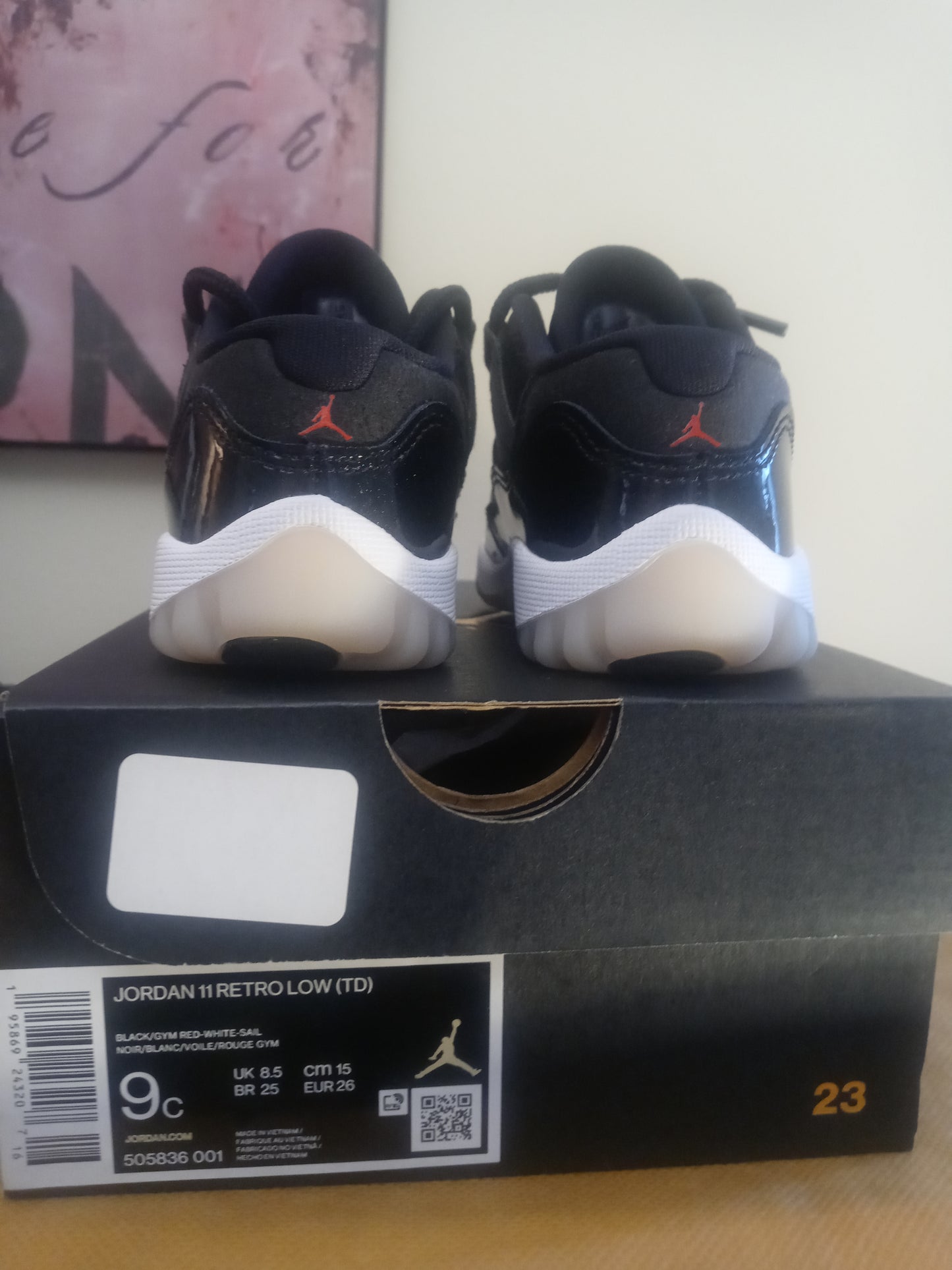 Air Jordan Retro XI Low TD 72-10 Black White Toddler Size 9c 505836-001