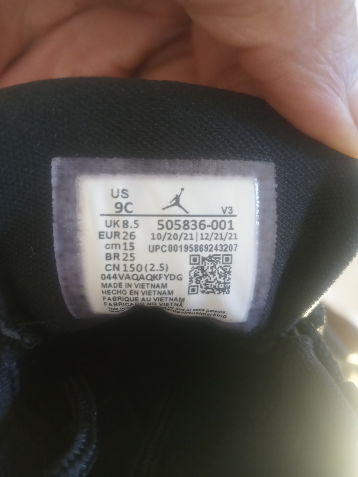 Air Jordan Retro XI Low TD 72-10 Black White Toddler Size 9c 505836-001