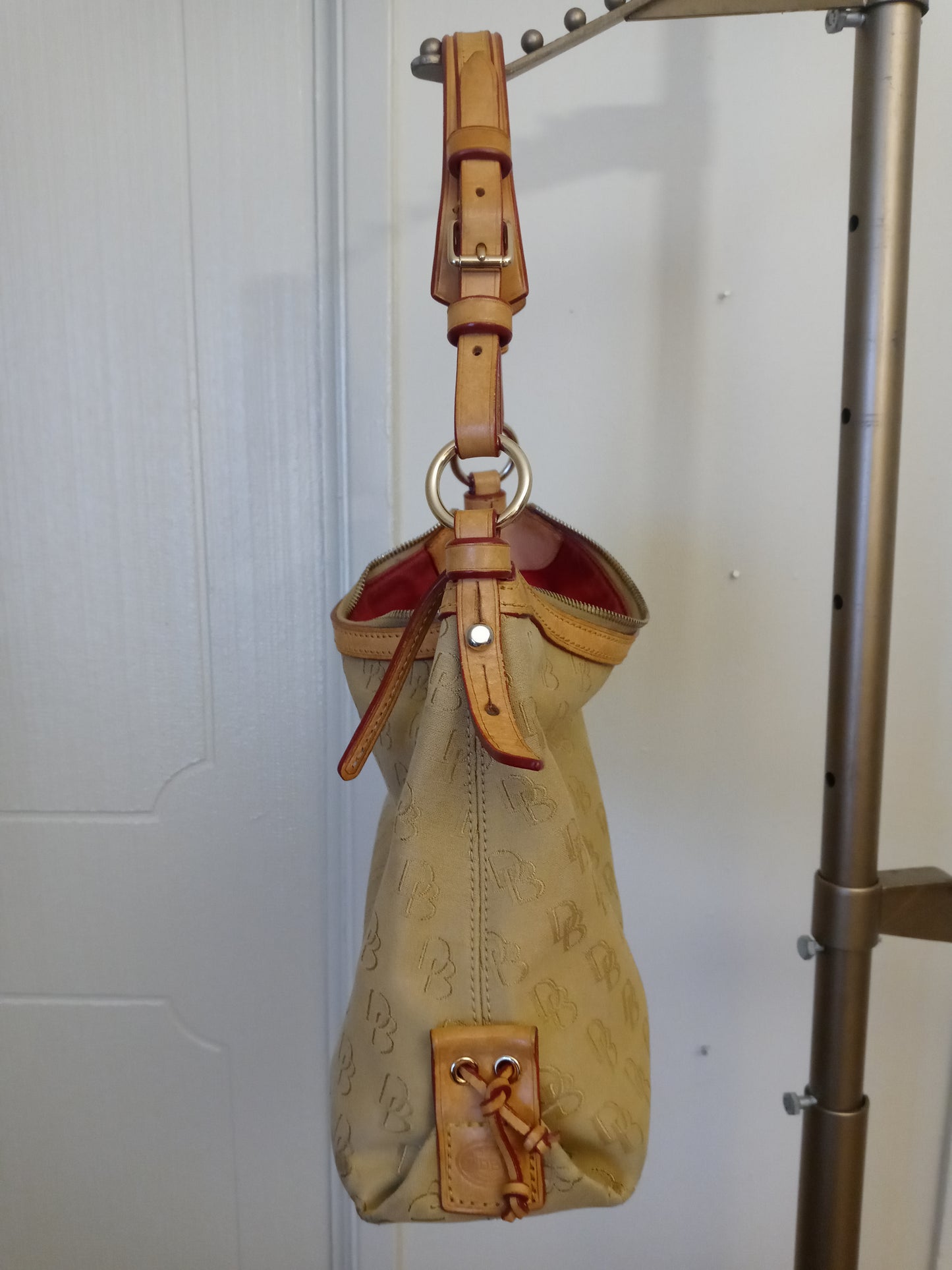 Fabric Dooney & Bourke purse with leather accents