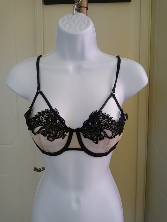 Victoria's secret bra Size 34B