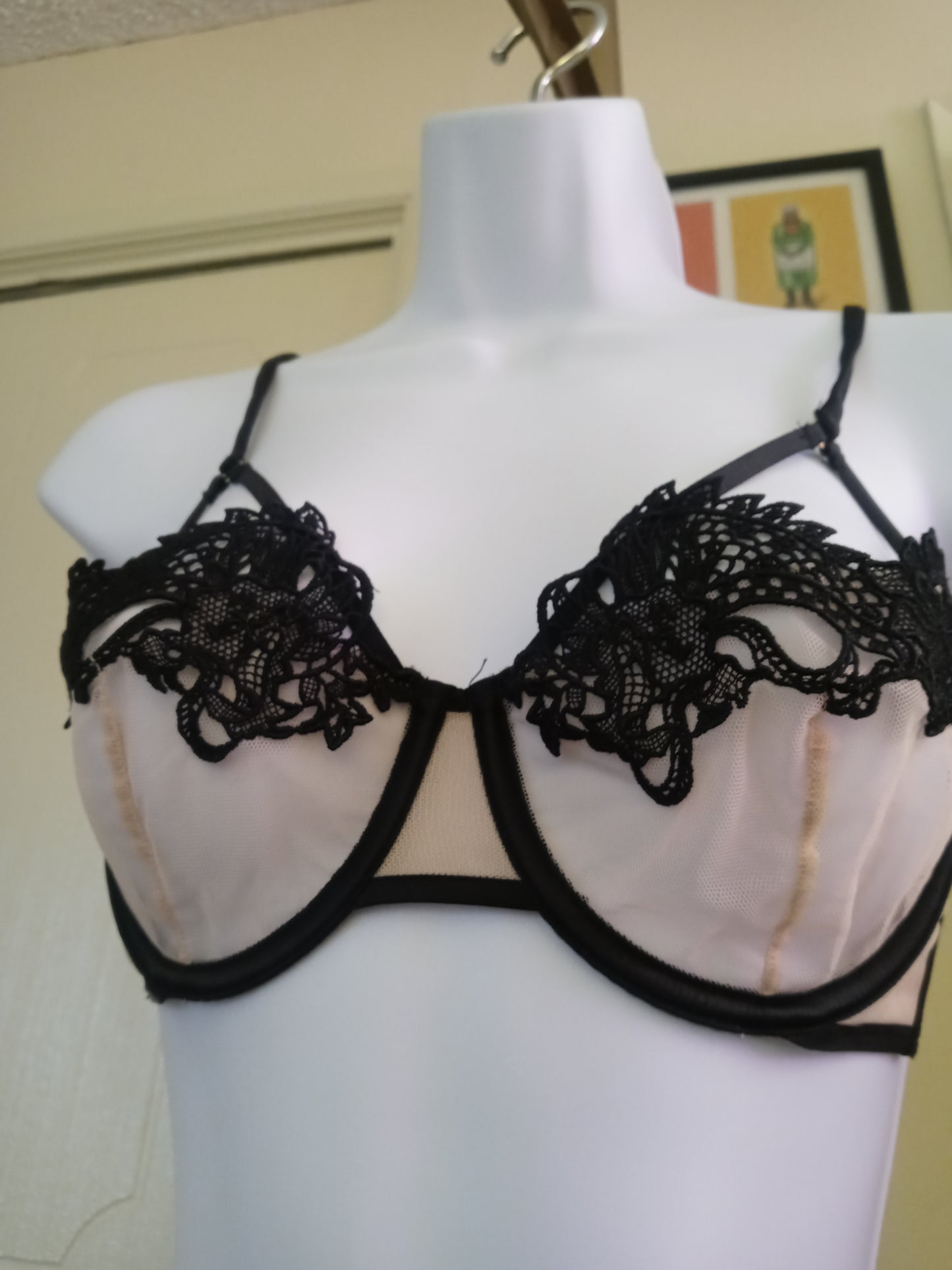 Victoria's secret bra Size 34B