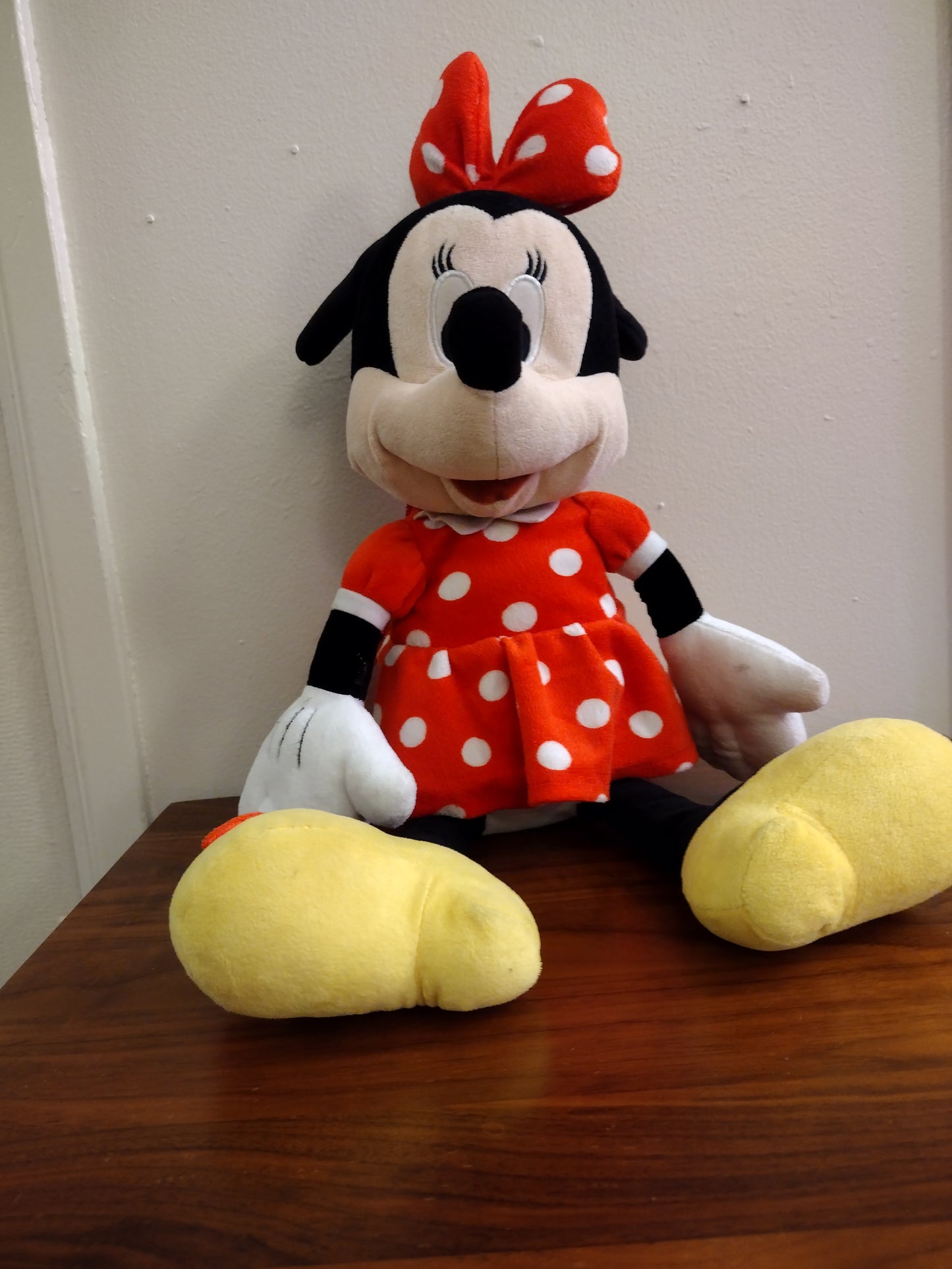 Disney Minnie Mouse 17" Plush Doll Backpack With Adjustable Strap
