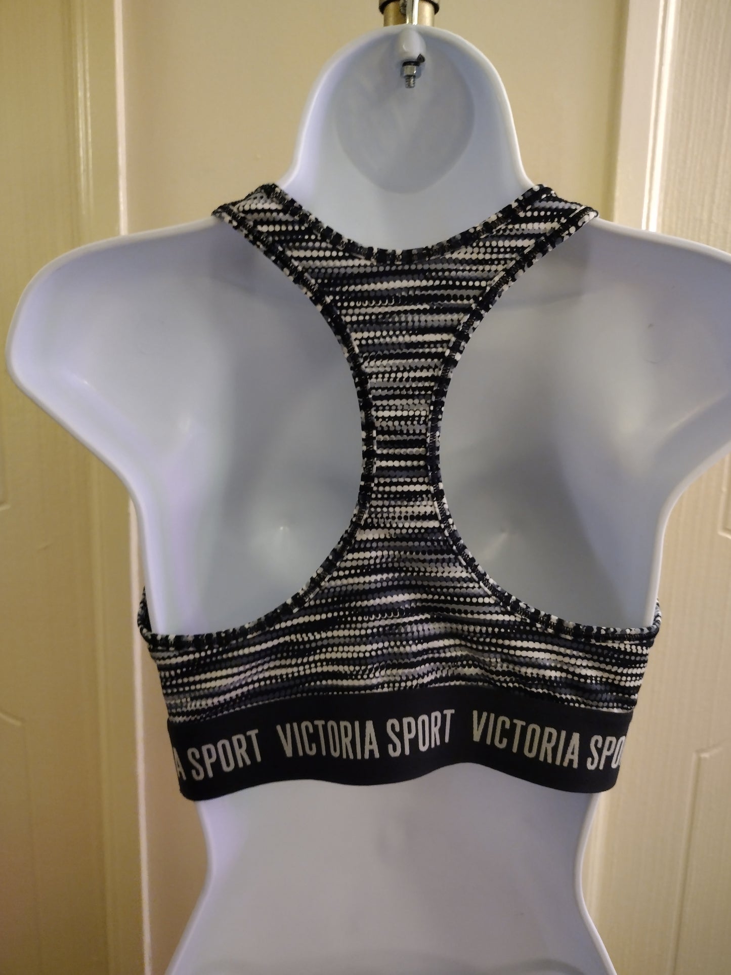 Victorias Secret Victoria Sport The Player Racerback Sport Bra Size - S/M