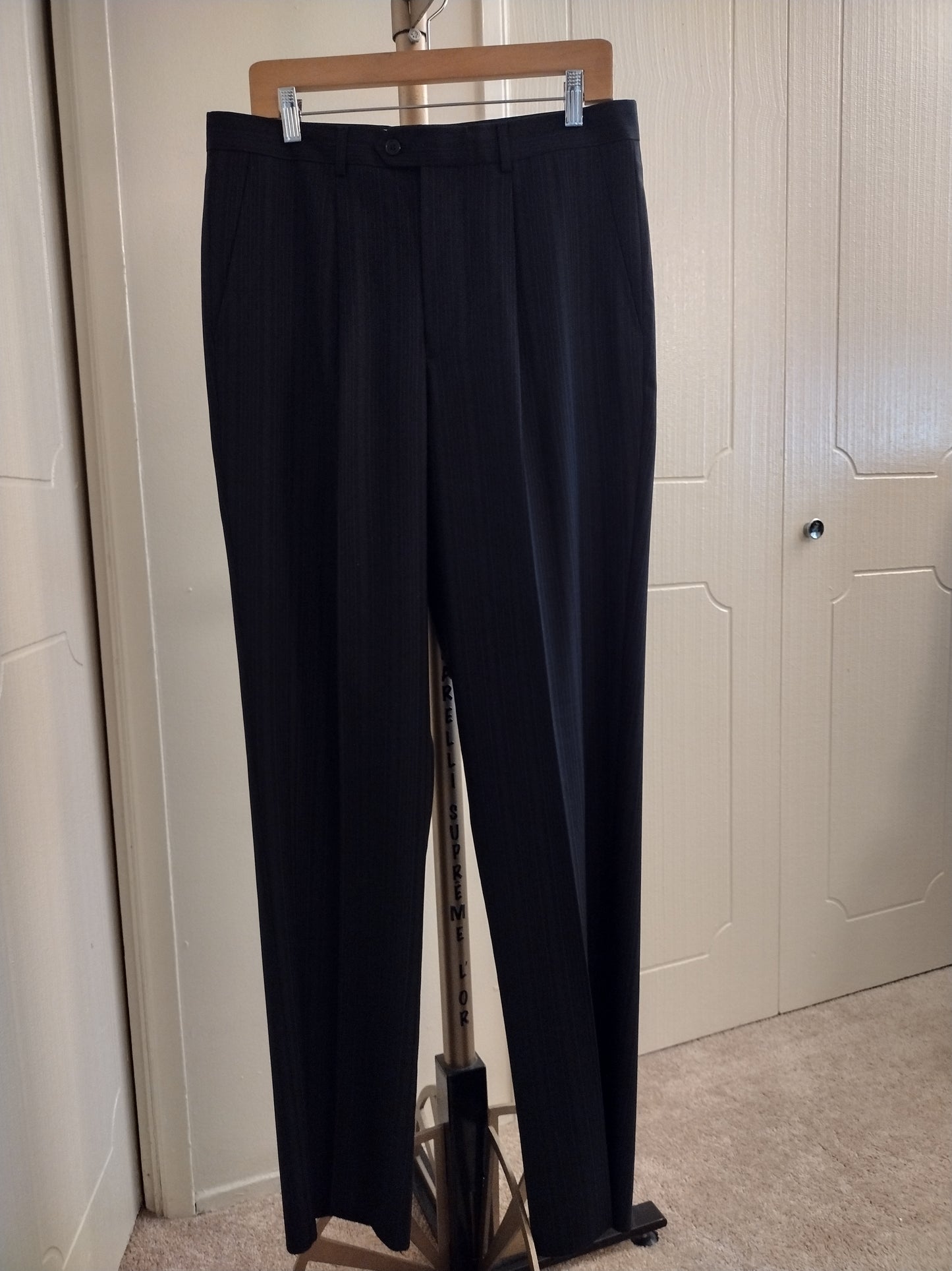 Authentic Gucci Men's 2 Piece Black & Grey Pinstripe Suit