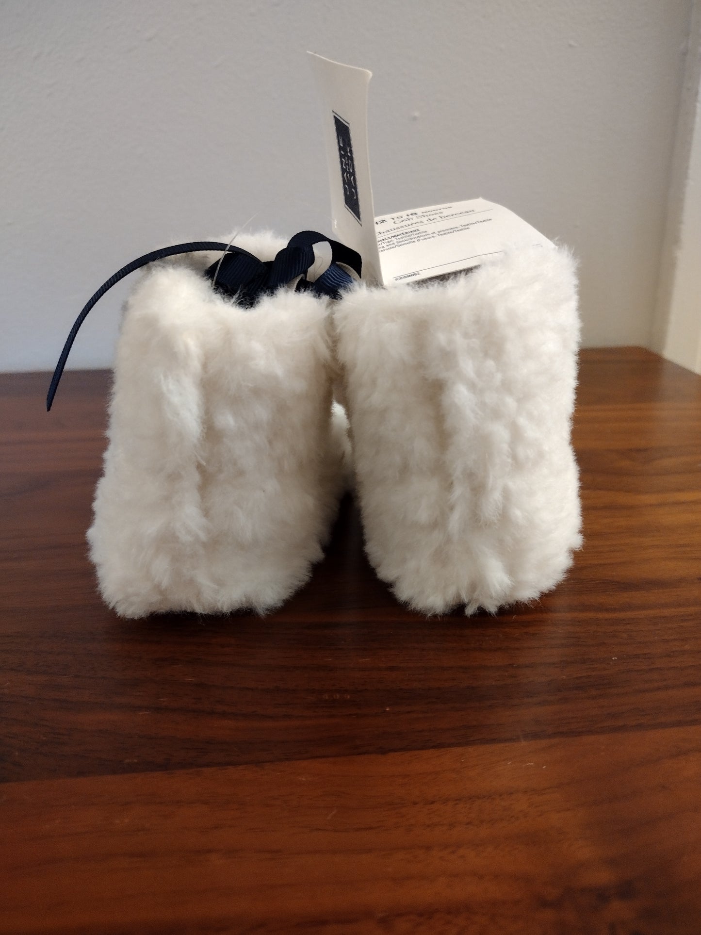 Janie And Jack All White Faux Fur 12-18 months Baby Crib Shoes