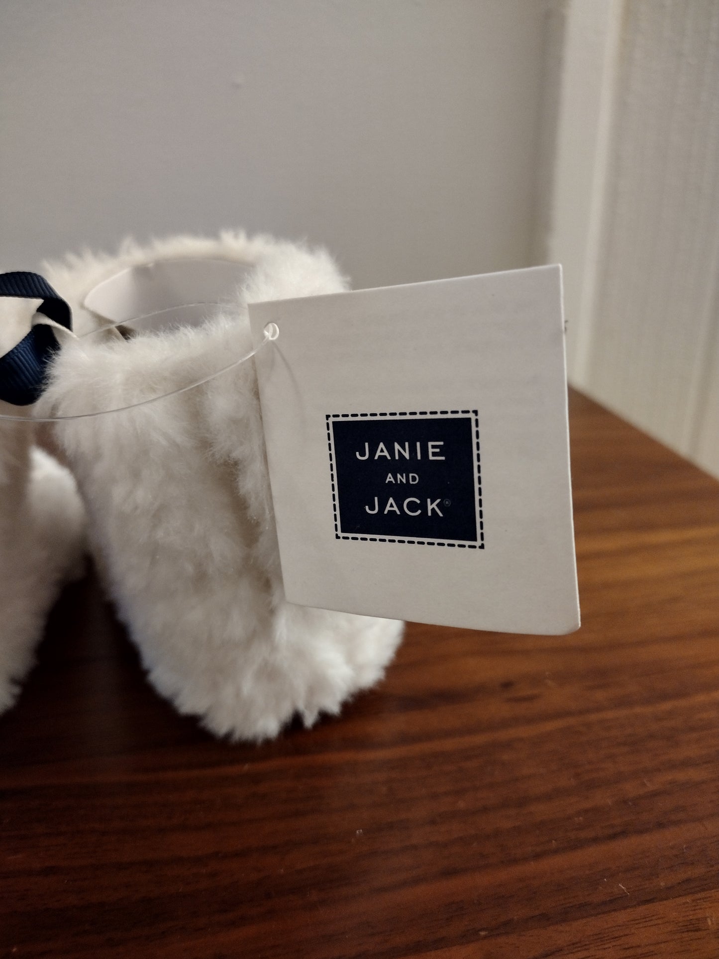 Janie And Jack All White Faux Fur 12-18 months Baby Crib Shoes