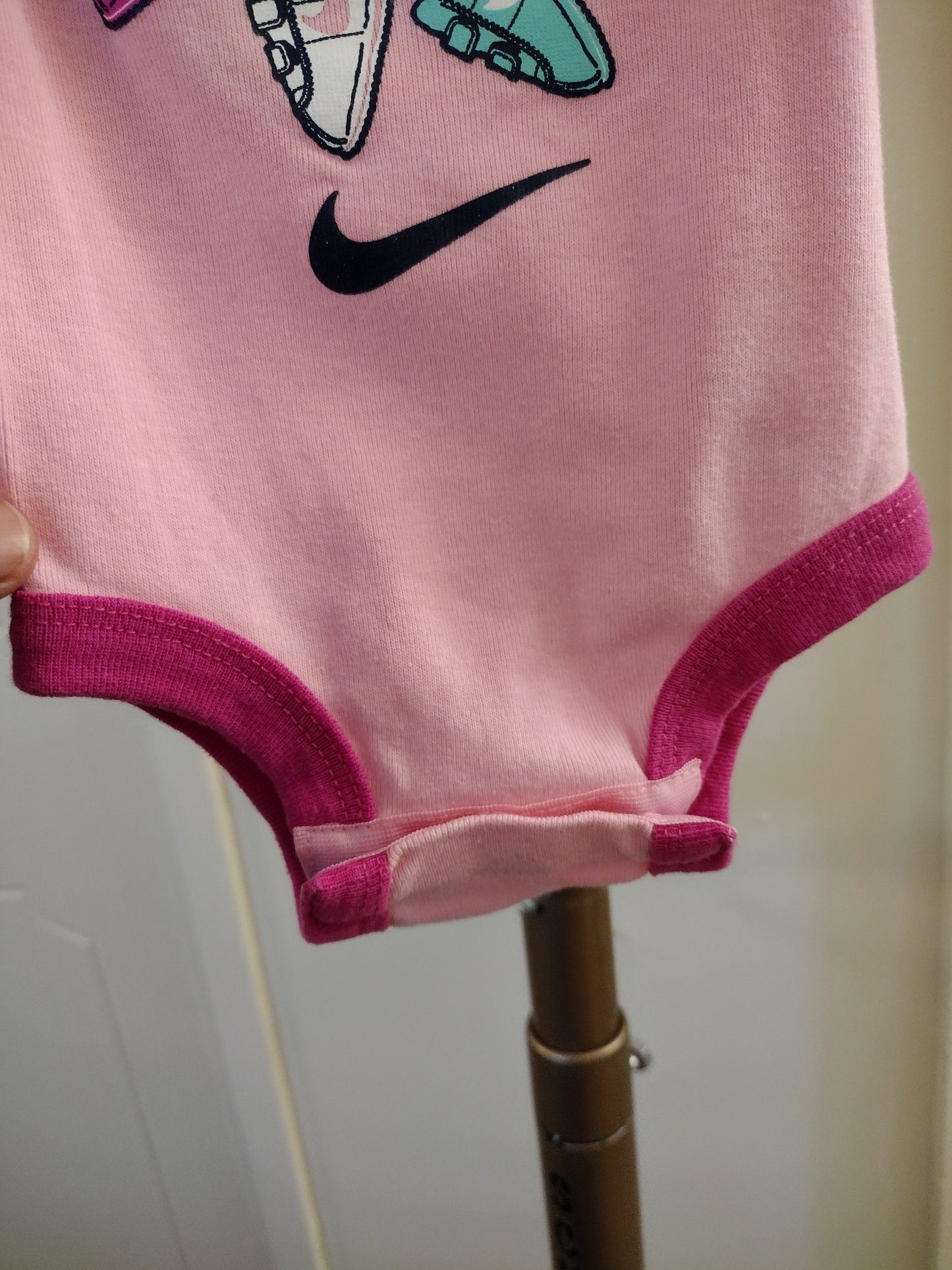 Nike Baby Girls Bodysuit - 0/6 months