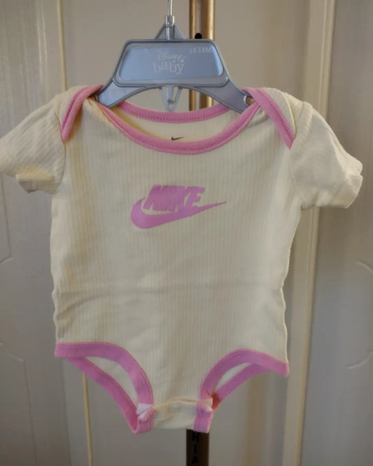 Nike Baby Girls Onesie Bodysuit -0/3 months