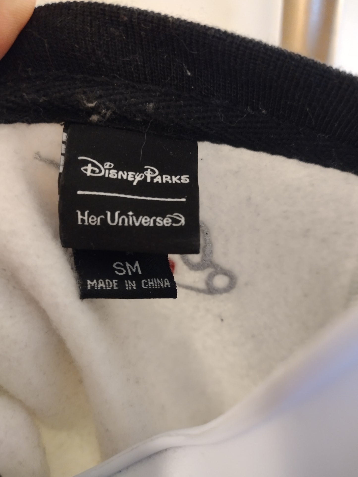 Disney Parks - Her Universe | Disney | Cruella De Vil Sweatshirt | Small