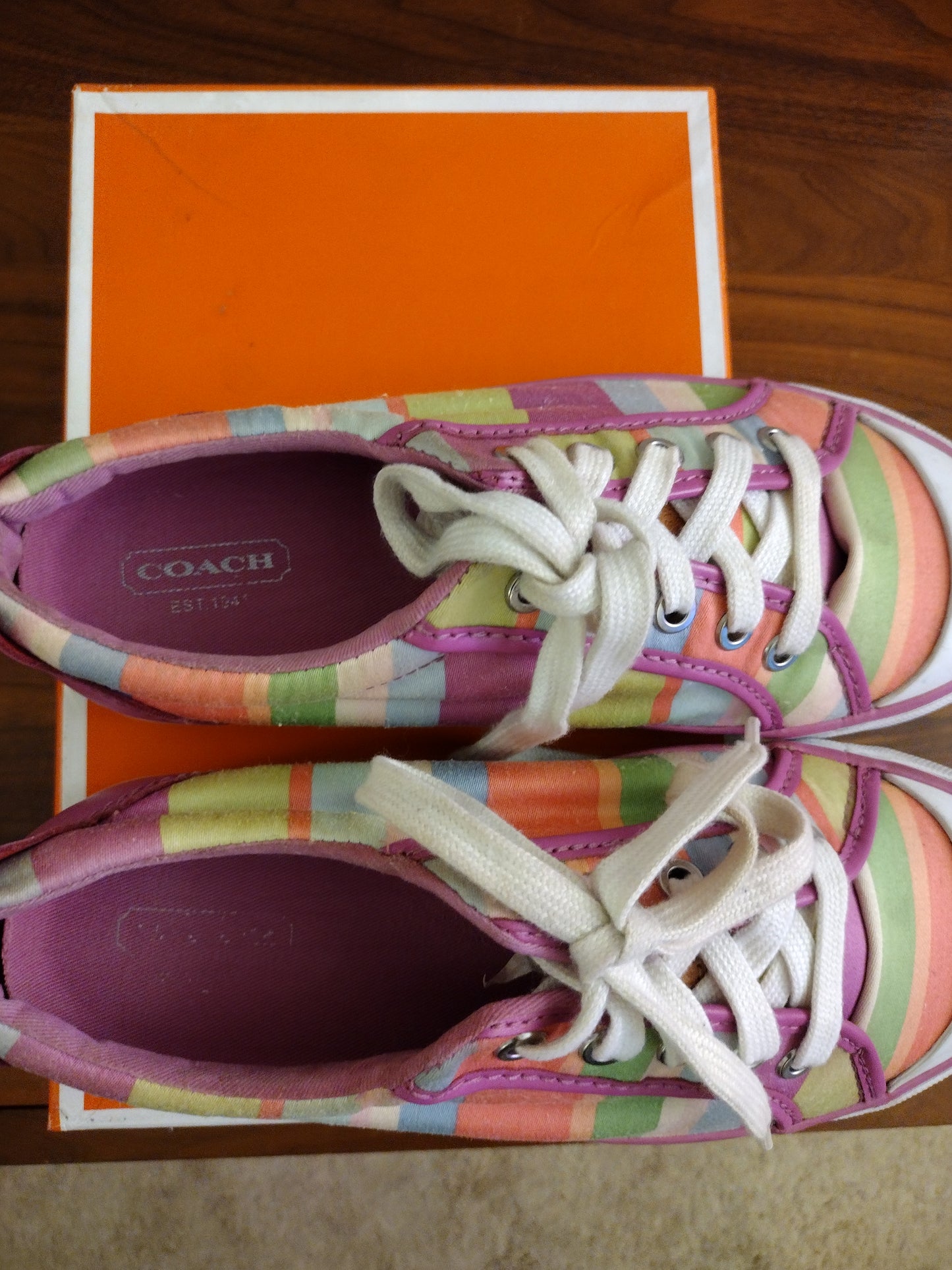 COACH Signature Women's Barrett Hampton Weekend Stripe Rainbow Multi Color Sneakers - Size 7B