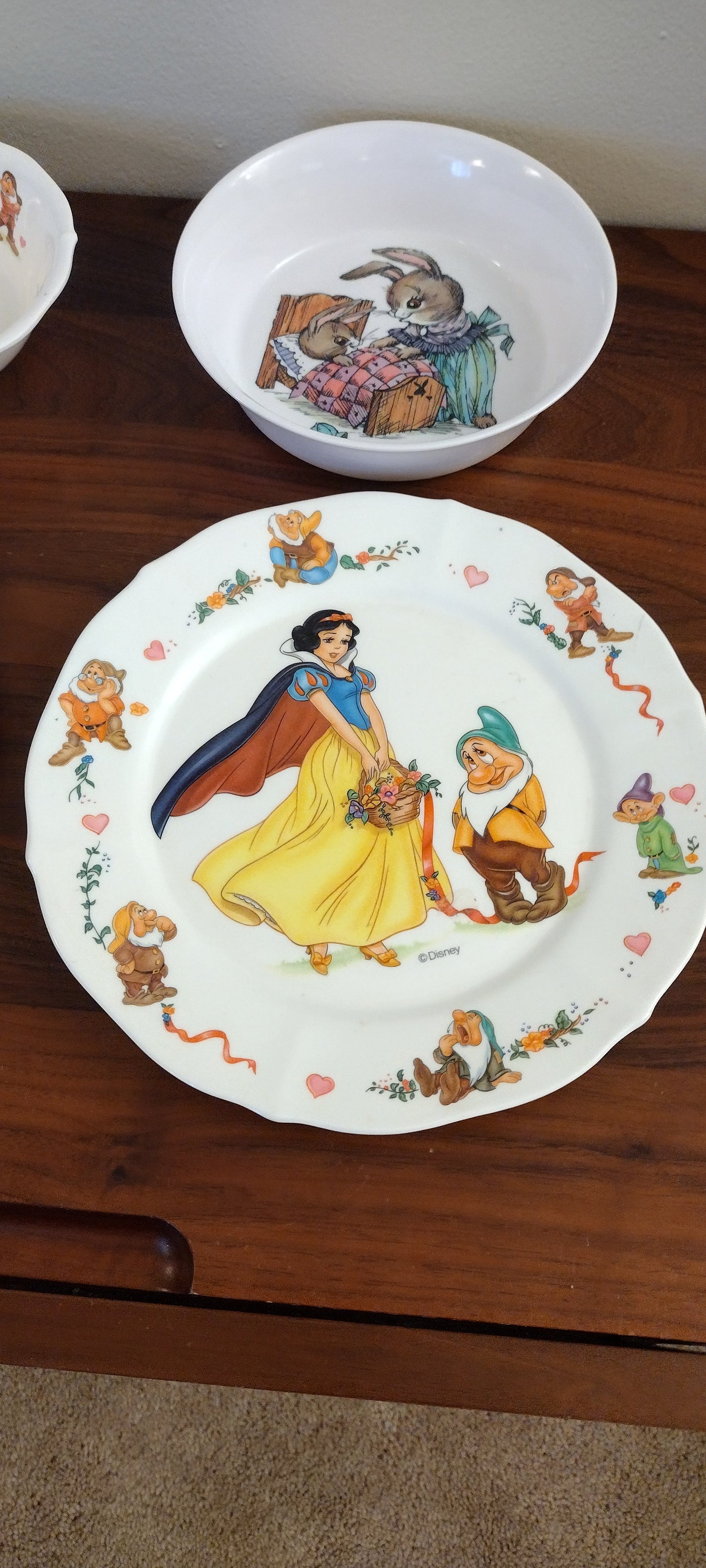 Snow White Salandia Plastic Plate & Bowl Set Of (2)