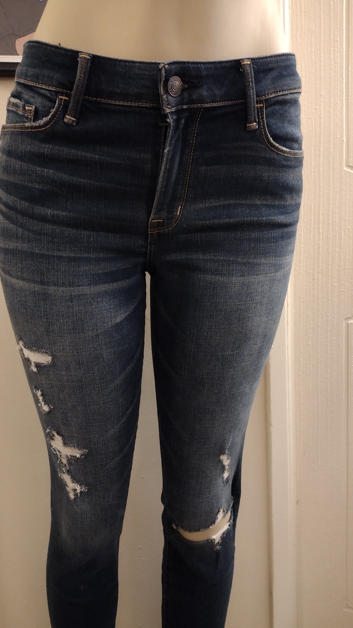 Abercrombie & Fitch Women's Blue Distressed Jeans - Harper Ankle
