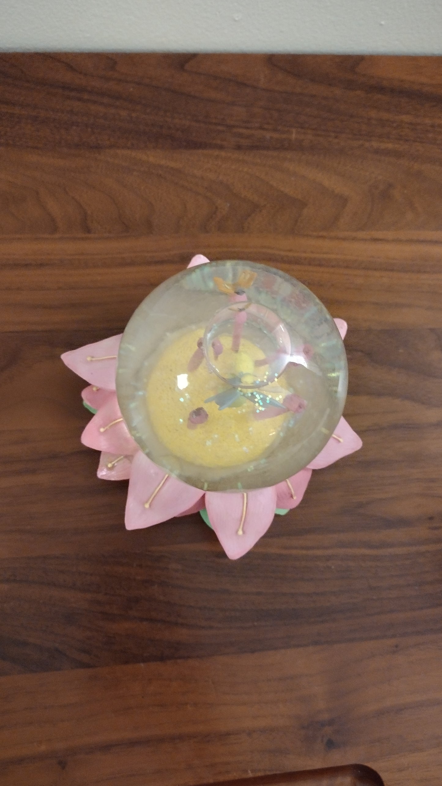 Disney Tinkerbell Pink and Green Flower Snow Globe