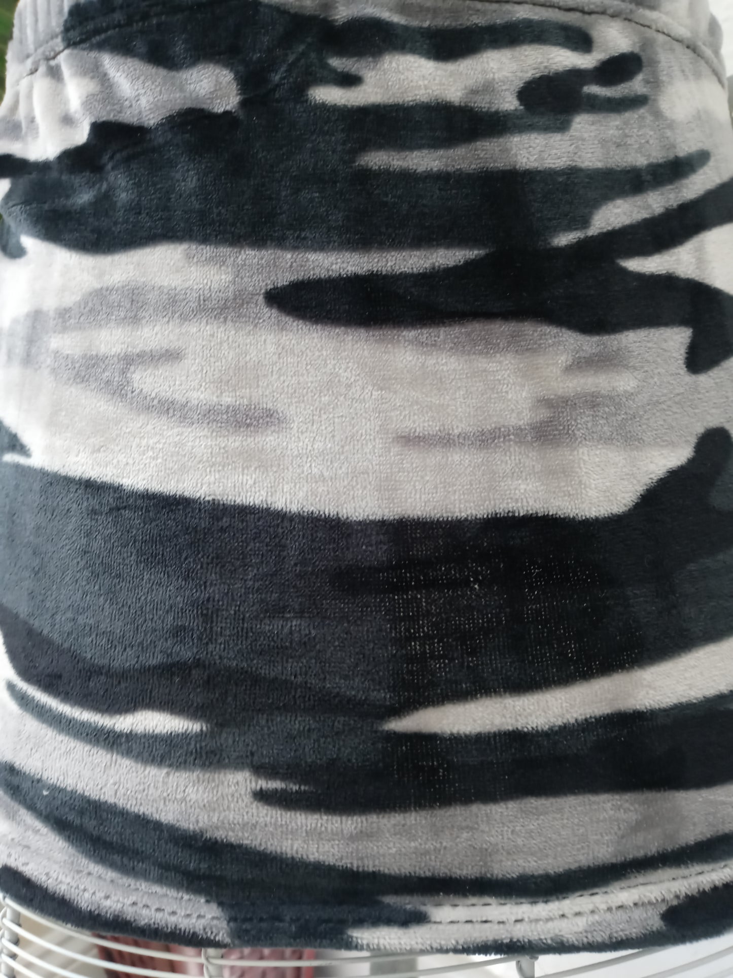 Suzette Collection Juniors Black / Grey Camo Skirt - Size Small / Medium