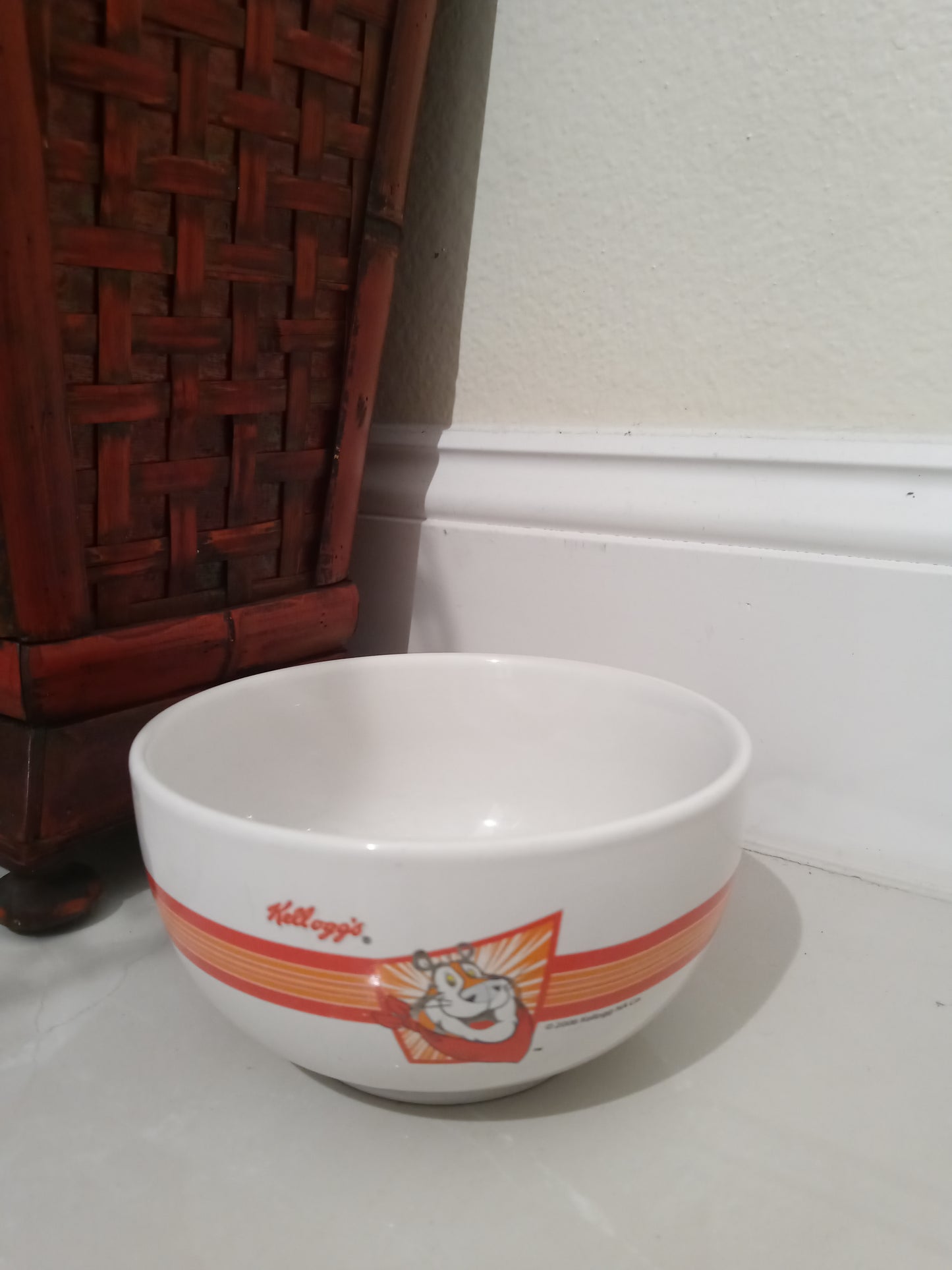 Vintage Kellogg's 2006 Tony The Tigger Cereal Bowl -