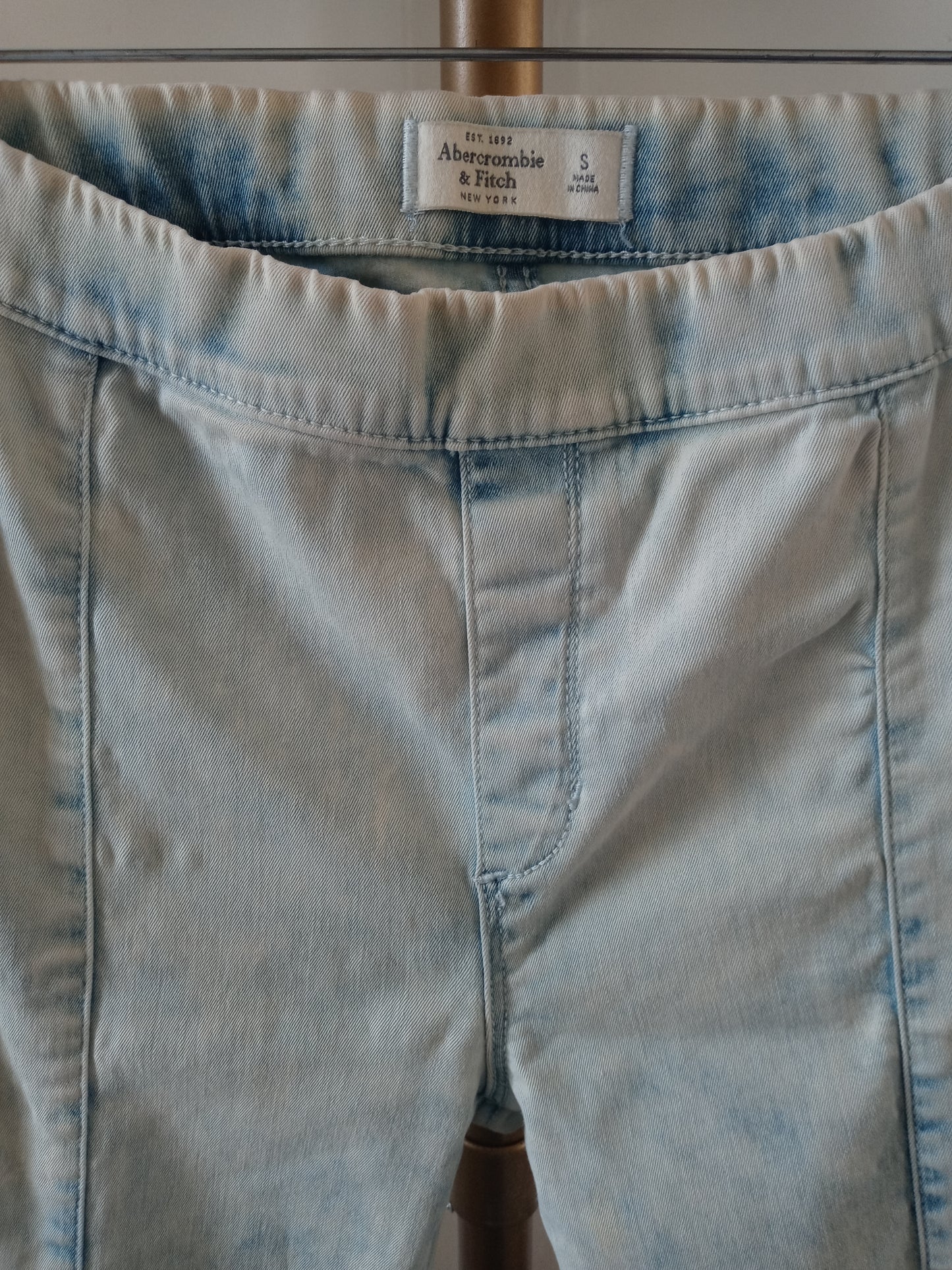 Abercrombie & Fitch New York Kid's Girl's Jean Pants - Size Small - Pre Owned - Fair Condition