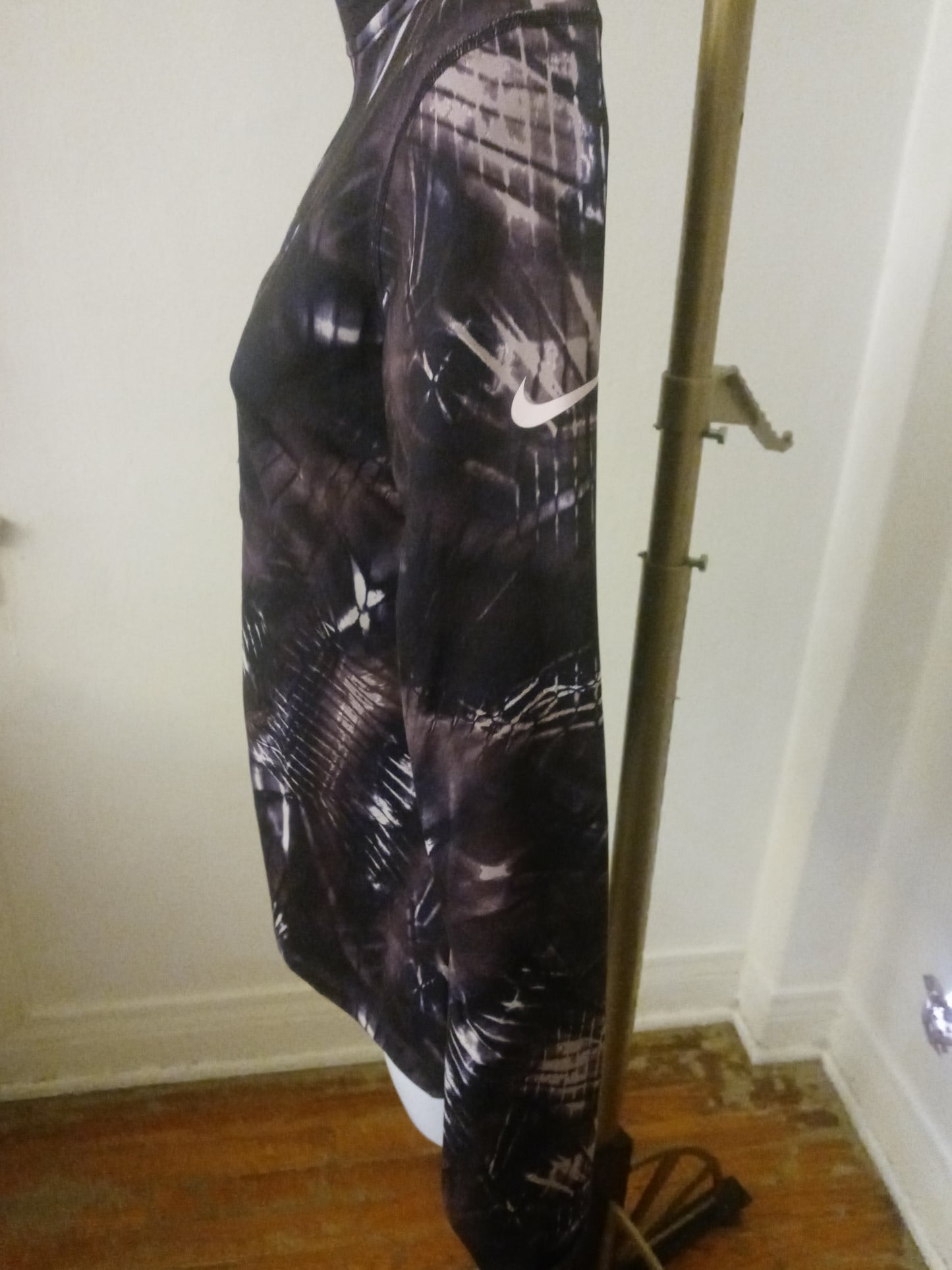 Nike Pro Dry Fit Long Sleeve Half Zip Pull Over Top