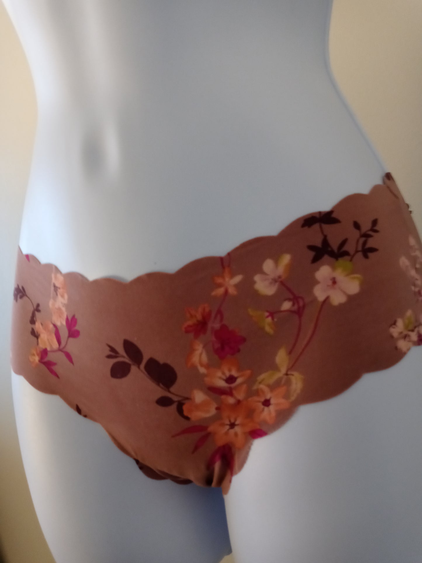 Auden invisible Edge Cheeky Panty