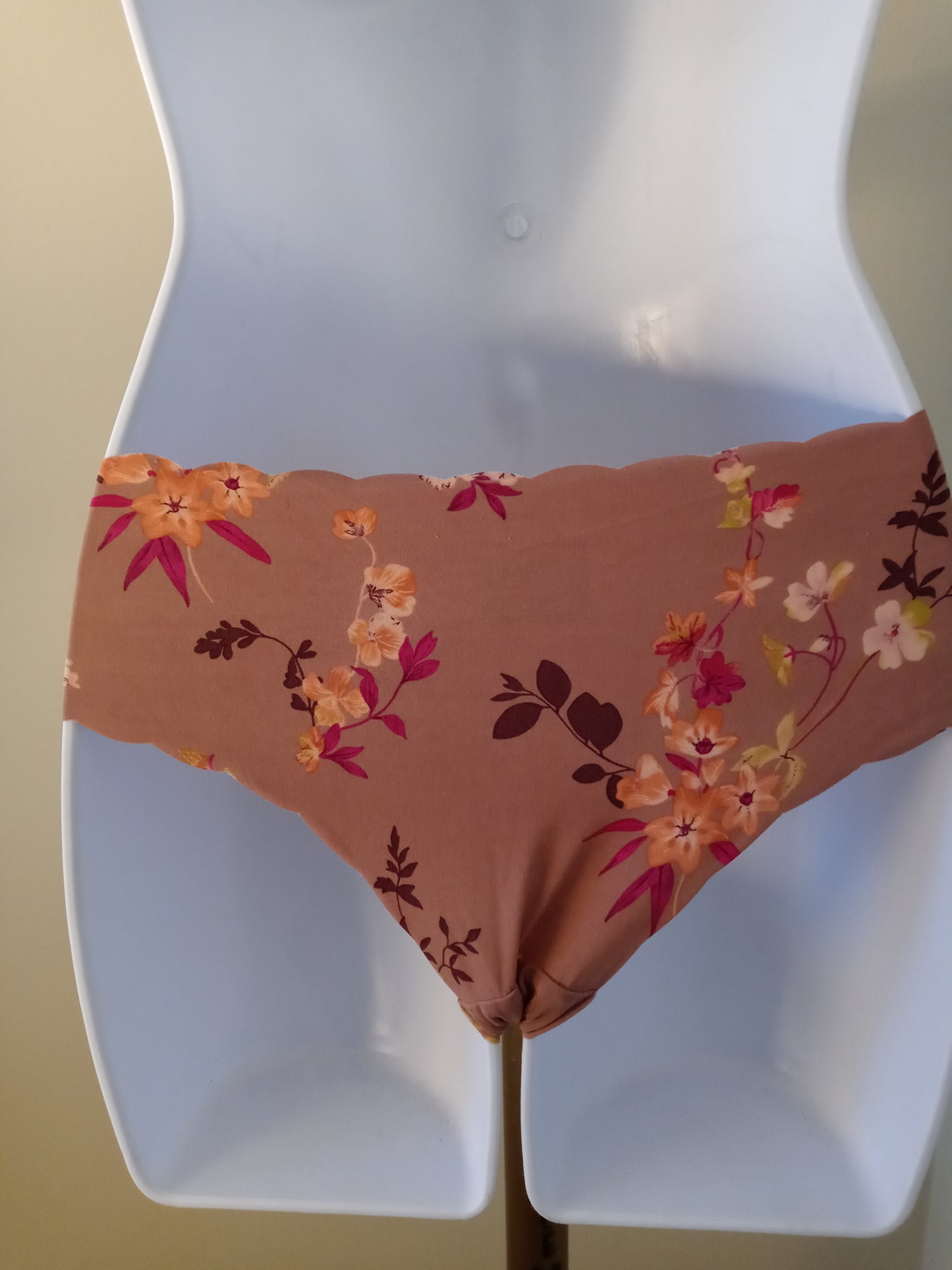 Auden invisible Edge Cheeky Panty