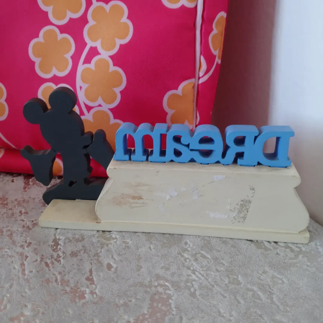 HALLMARK DISNEY MICKEY DREAM DECORATION DYG9110 DESK FIGURINE RESIN GIFT.