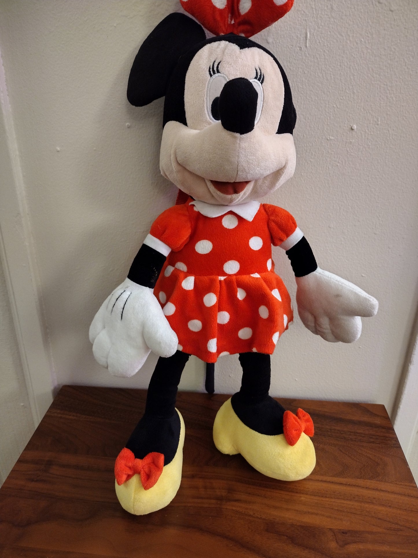 Disney Minnie Mouse 17" Plush Doll Backpack With Adjustable Strap