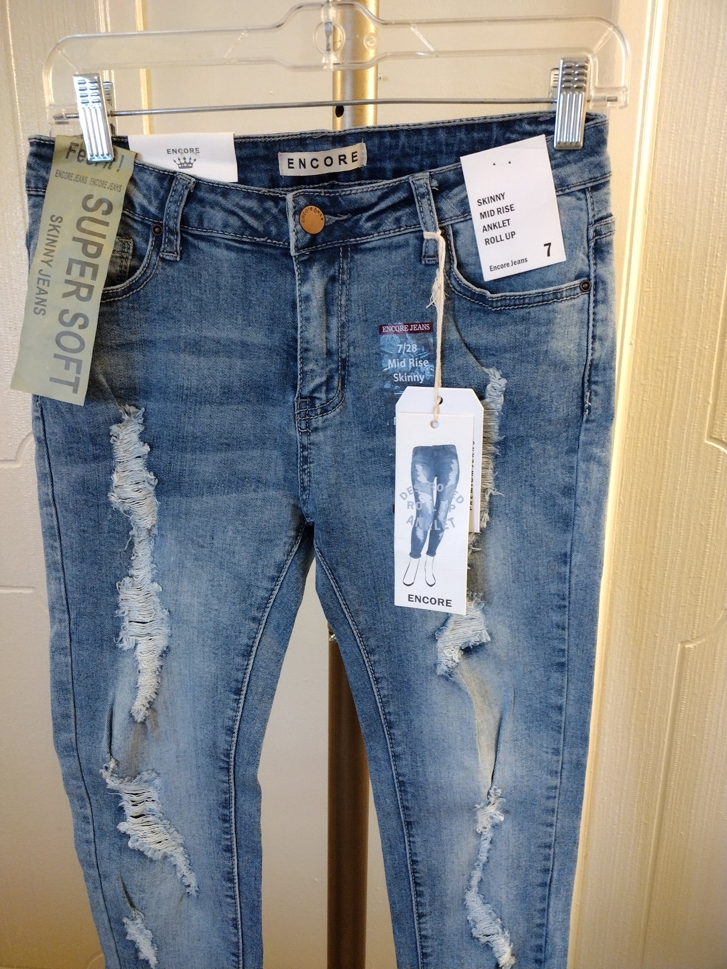 Encore Slim Fit Skinny Jeans Super Soft Mid Rise Anklet Roll Up - Size 7