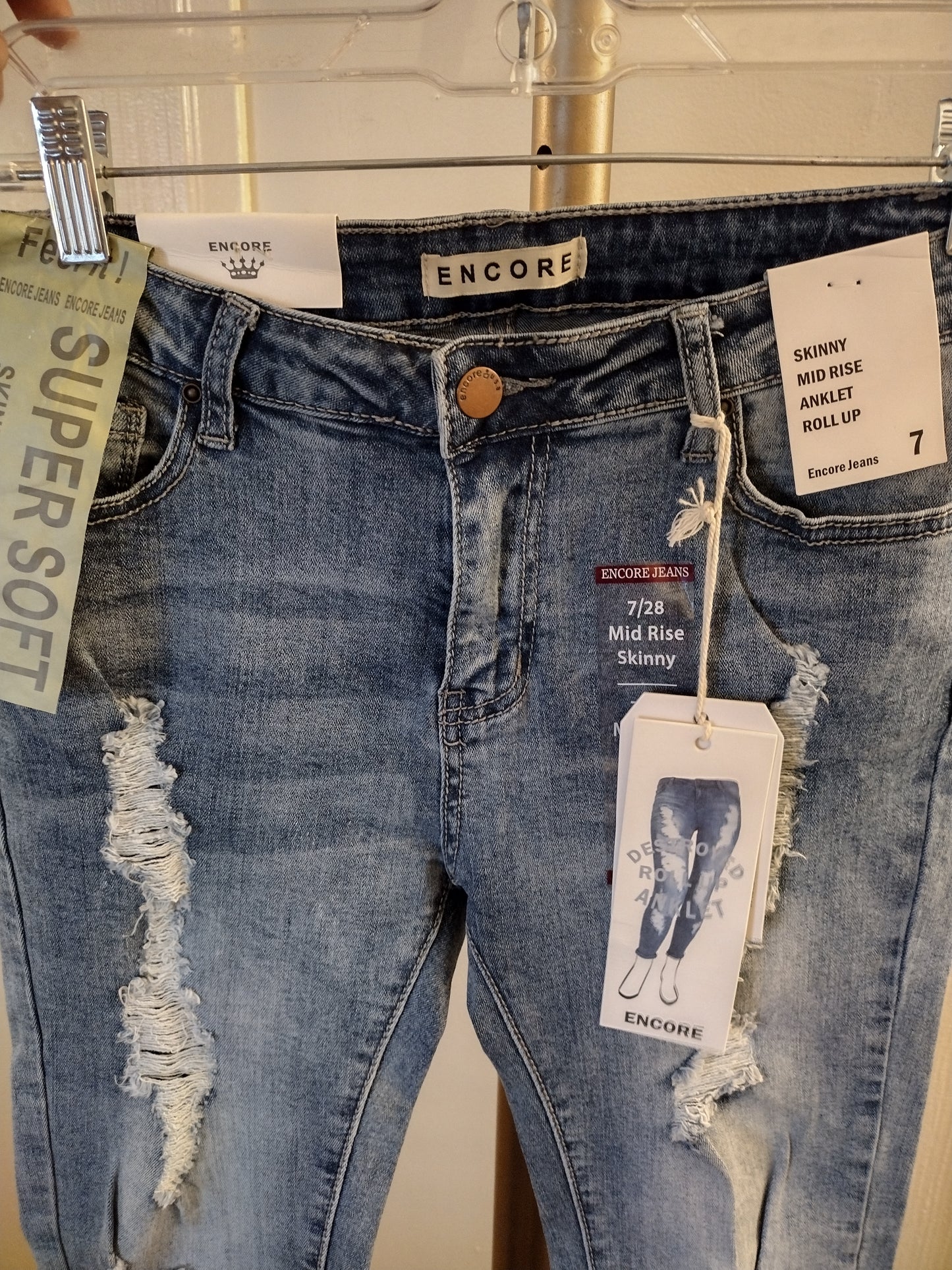 Encore Slim Fit Skinny Jeans Super Soft Mid Rise Anklet Roll Up - Size 7