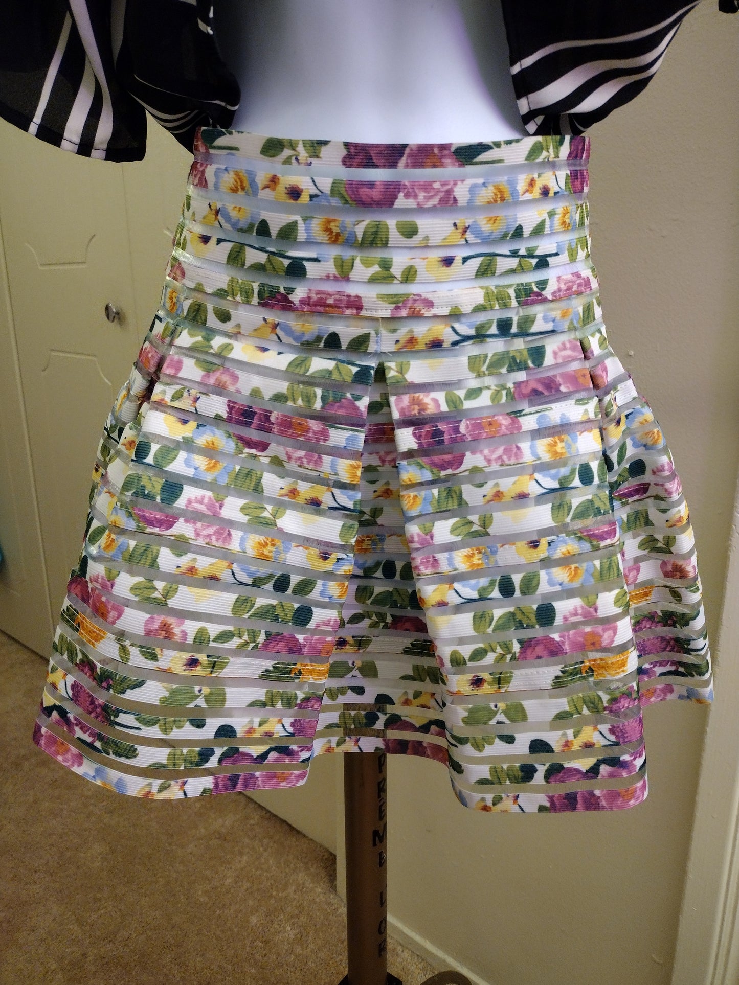 Cute Women's Floral Skirt