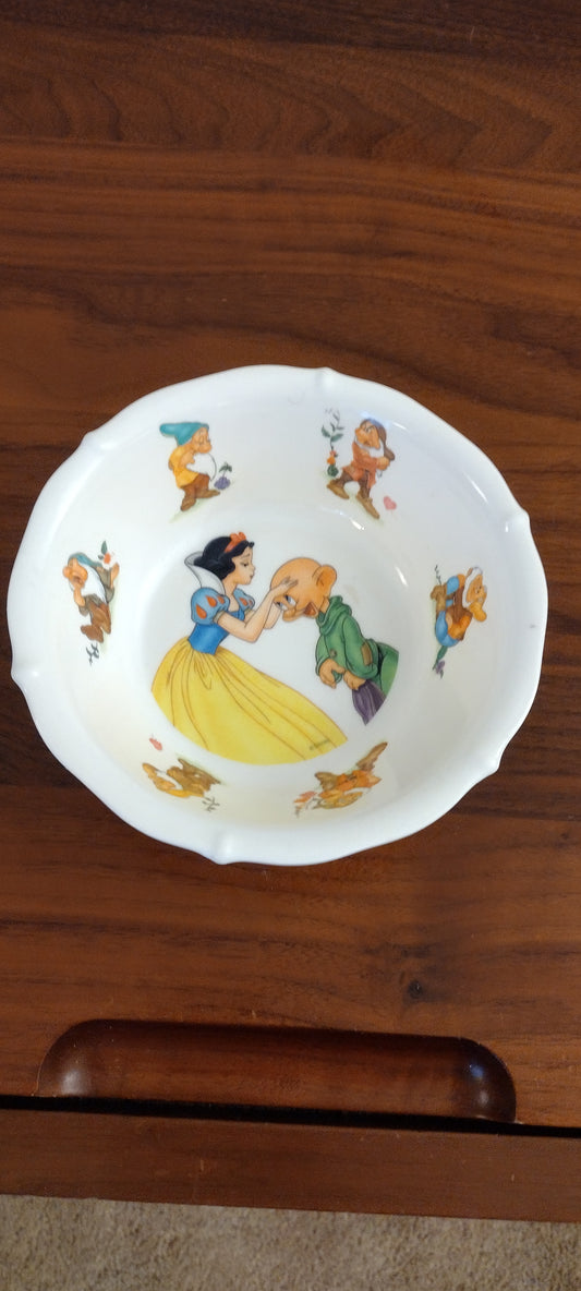 Snow White Salandia Plastic Plate &amp; Bowl Set Of (2)