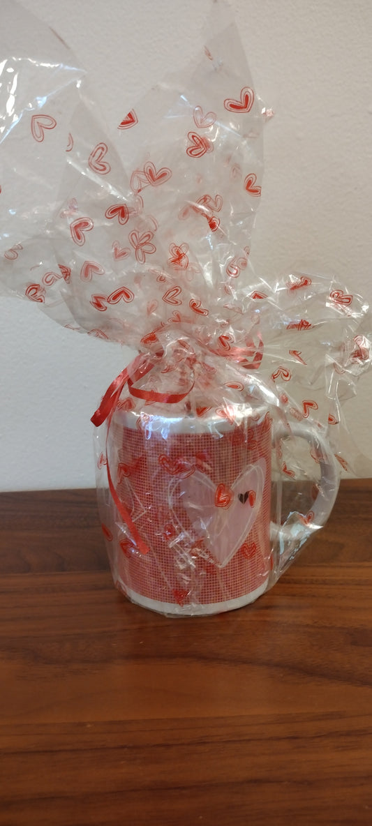 Kiss & Hearts Gift Coffee Mug   Gift Bear Inside  Unopened